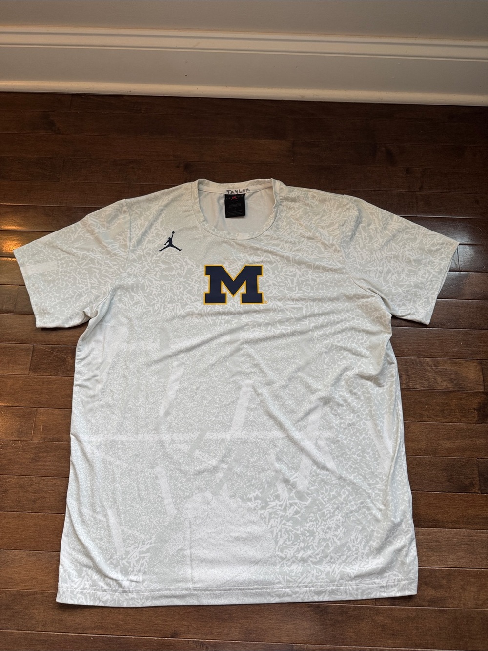 Nike White Michigan Wolverines Short Sleeve Performance Tee